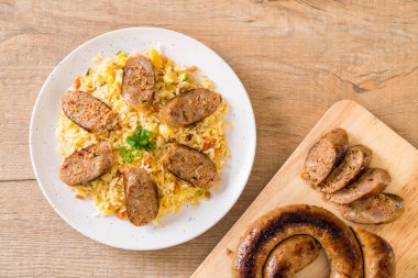 Fried Rice Notrhern Tay acılı sosis ile
