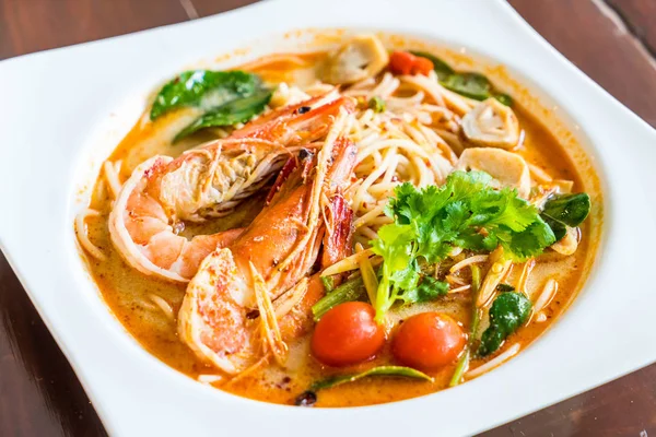 karides acılı spagetti (tom yum kung)