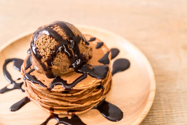 Pancake with chocolate ice-cream — Stock Photo, Image