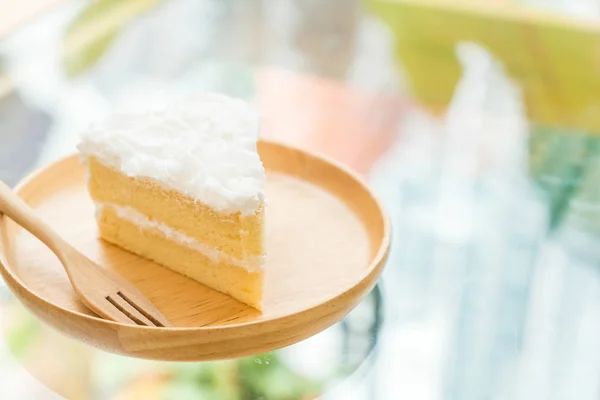 Gâteau de noix de coco sur assiette — Photo