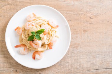 Spagetti krem peynir beyaz soslu karides