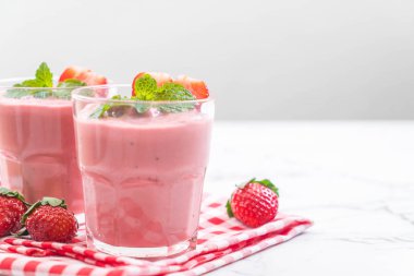 çilek smoothies milkshake