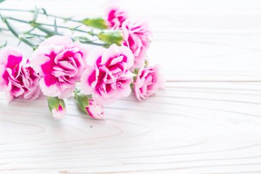 ahşap arka plan üzerinde pembe bahar çiçek