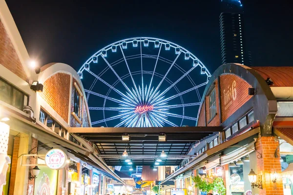 BANGKOK - 21 JAN 2018: ASIATIQUE O Ribeirão o mais populoso — Fotografia de Stock