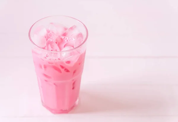 Frappè di fragole rosa — Foto Stock