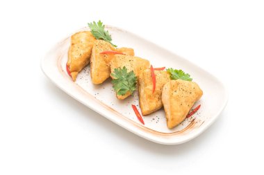 Kızarmış tofu - vegan gıda
