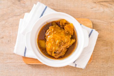 Pilavlı tavuk Massaman köri Yapıştır