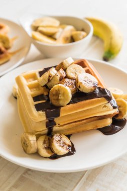 çikolata ile muz gözleme