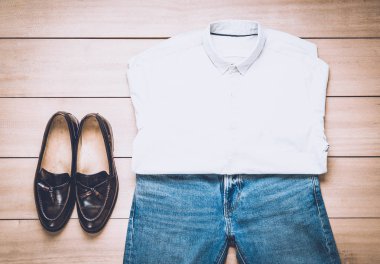 Ahşap arka plan erkekler için giyim