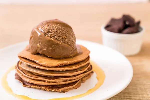 Pancake with chocolate ice-cream — Stock Photo, Image