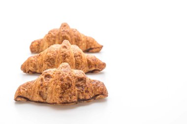 Kepekli kruvasan beyaz arka plan üzerinde