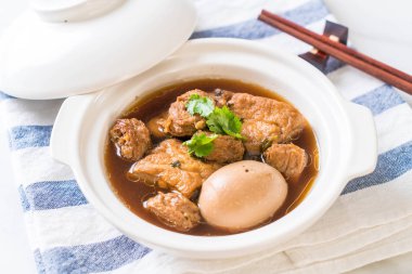 soya peyniri ile tatlı sos haşlanmış yumurta