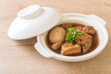 soya peyniri ile tatlı sos haşlanmış yumurta