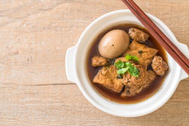 soya peyniri ile tatlı sos haşlanmış yumurta