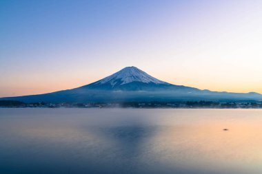 Dağ Fuji San Kawaguchiko Gölü.