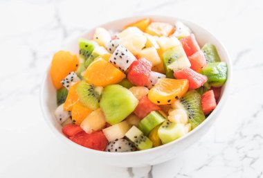 dilimlenmiş meyve karışımı 