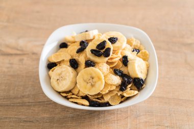 muz, Kuru üzüm ve süt ile tahıl 