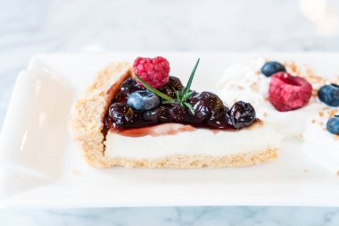 yaban mersini peynirli kek