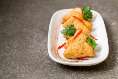 Kızarmış tofu - vegan gıda