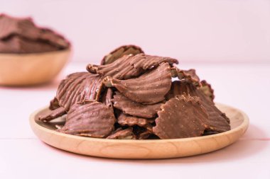 patates cipsi çikolata ile