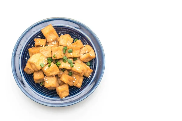 Смажений тофу в миску з кунжутом — стокове фото