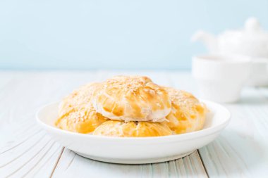 Asya tarzı ev yapımı elma pasta 