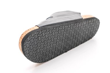 Erkek deri sandalet beyaz arka plan üzerinde