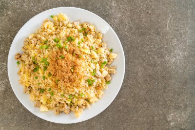 ananas kızarmış pilav