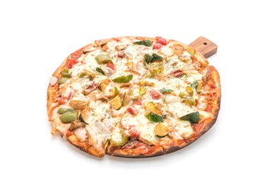 Vejetaryen pizza beyaz zemin üzerine