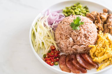 Pirinç ve karides ezmesi.