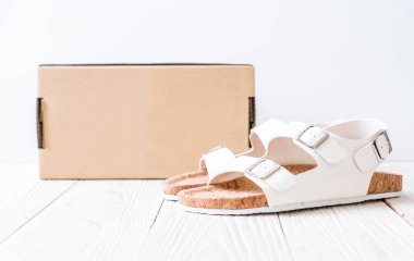 unisex deri sandalet 