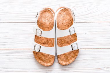 unisex deri sandalet 