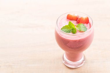 çilek smoothies milkshake