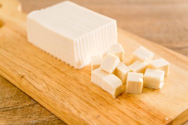 tofu ahşap tahta üzerinde