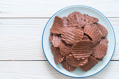 patates cipsi çikolata ile