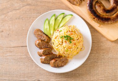 Fried Rice Notrhern Tay acılı sosis ile