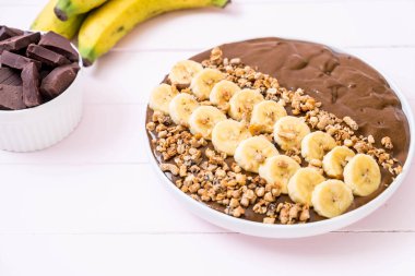 çikolata smoothies kase