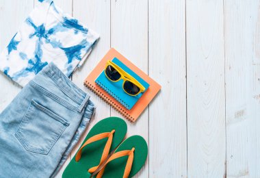 Gezgin, yaz tatili erkekler rahat kıyafetler