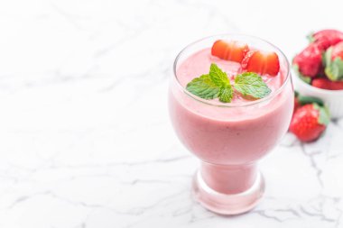 çilek smoothies milkshake