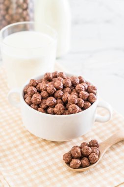 Çikolatalı gevrek kase