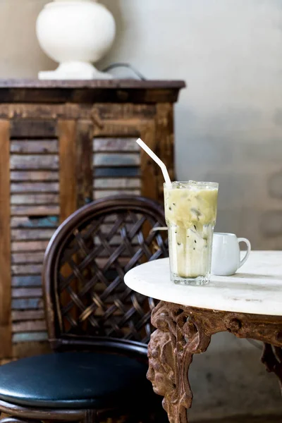 Matcha green tea with milk — Stock Photo, Image