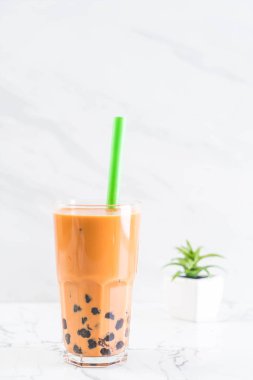 kabarcık ile Tay süt çay