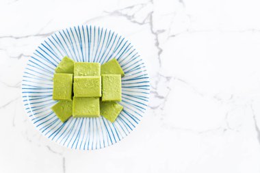 yumuşak çikolata yeşil çay 