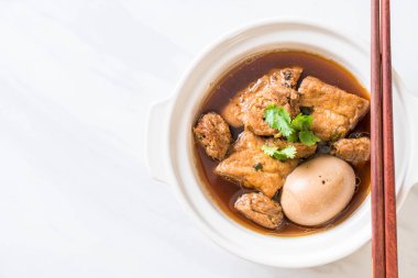 soya peyniri ile tatlı sos haşlanmış yumurta