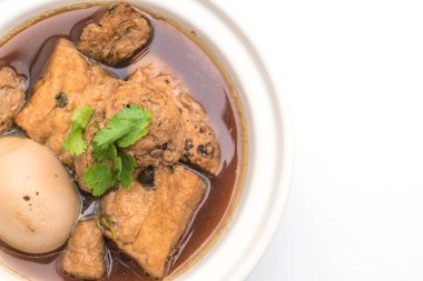 soya peyniri ile tatlı sos haşlanmış yumurta