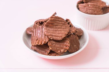 patates cipsi çikolata ile