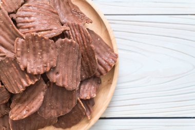 patates cipsi çikolata ile