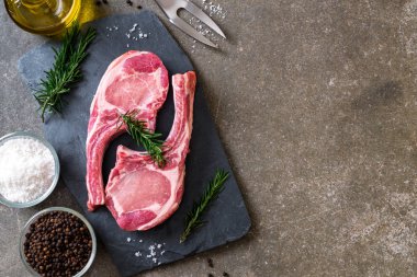 domuz pirzolası ham