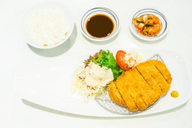 Japon kızarmış domuz pirzola