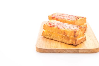 Croque monsieur pastırmalı yumurta soslu sandviç.